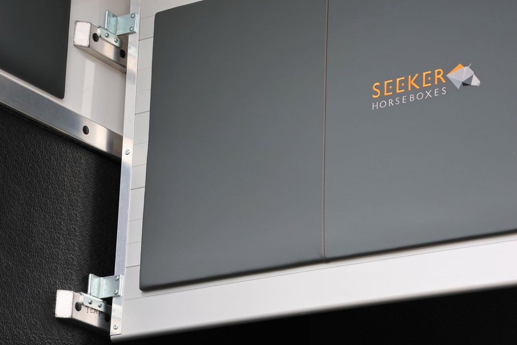Renault Master BRAND NEW 3.5 TON STALLION BUILD EXTREME HEAVY DUTY HORSEBOX FROM SEEKER  45