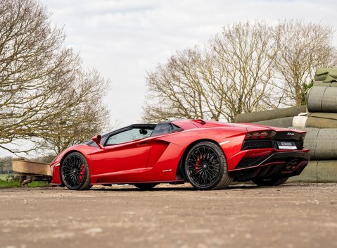 Lamborghini Aventador S LP 740-4 ROADSTER 4