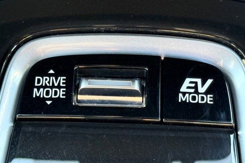 Toyota Corolla EXCEL HYBRID - ONE OWNER - FULL TOYOTA SERVICE HISTORY 42