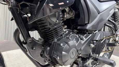 Yamaha YS125 2018 68 PLATE LONG MOT SERVICED ONLY 8K IDEAL LEARNER BIKE 125CC 43
