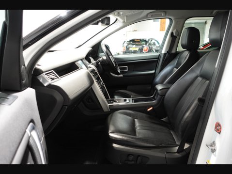 Land Rover Discovery Sport 2.0 SD4 HSE Black Auto 4WD Euro 6 (s/s) 5dr 27
