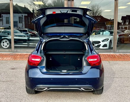 Mercedes-Benz A Class 1.6 A 180 Sport Exeutive Auto 5dr 57