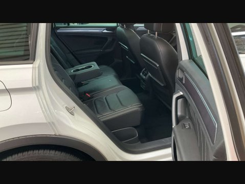 Volkswagen Tiguan 2.0 Tiguan R-Line TDI BlueMotion Technology 4Motion Semi-Auto 4WD 5dr 10