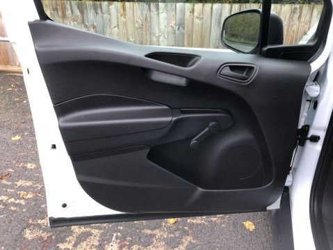 Ford Transit Courier BASE TDCI 15