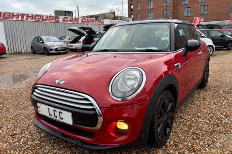Mini Hatch COOPER.. 8 SERVICES... SAT NAV..DAB.CRUISE CONTROL.. £20:00 R/TAX 9