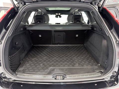 Volvo XC60 B5 ULTRA BLACK EDITION AWD 24
