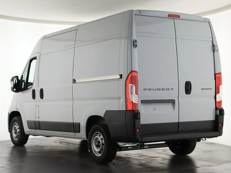 Peugeot Boxer Professional L2H2 335 Blue HDi 140ps 7