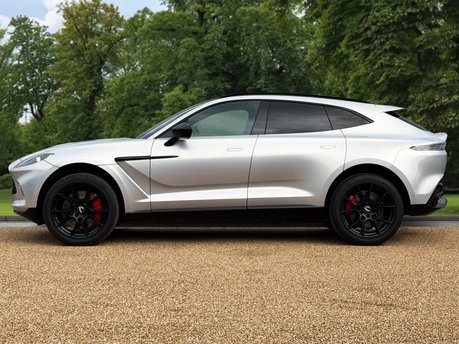 Aston Martin DBX V8 8
