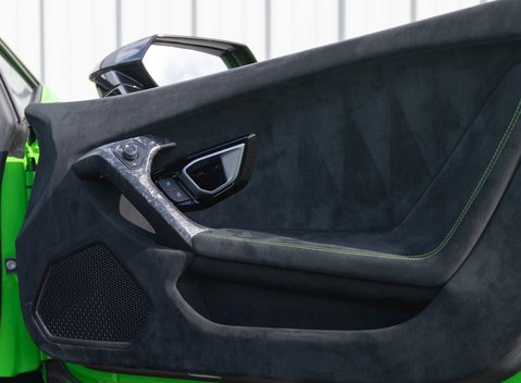 Lamborghini Huracan Spyder LP640-4 Performante 21