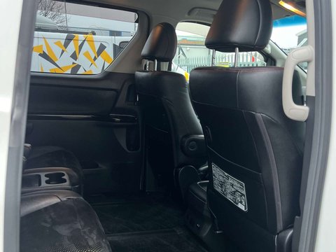 Toyota Vellfire GOLDEN EYES II V6 18