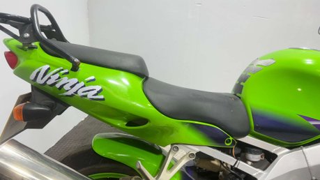 Kawasaki ZX ZX9R 1999 44K SPARES OR REPAIR PROJECT BIKE 900CC SUPER SPORT 12