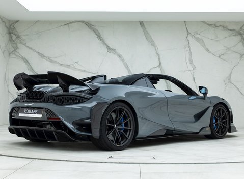 McLaren 765LT Spider 12