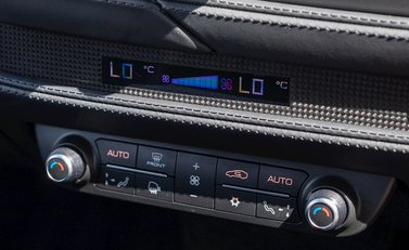 Ferrari F8 Tributo 18