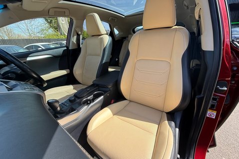 Lexus NX 300H LUXURY - PANORAMIC ROOF -2 OWNERS - 7 LEXUS SERVICES 39