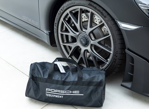 Porsche Cayman GT4 RS (718) 43