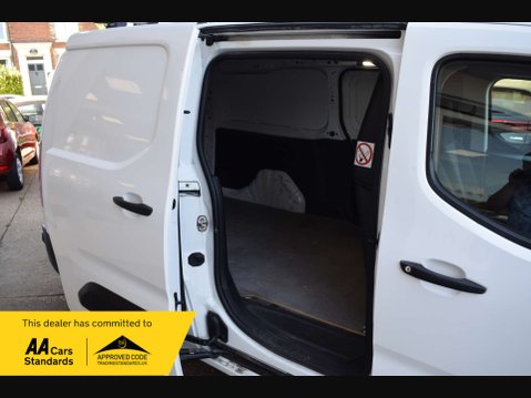 Vauxhall Combo 1.6 Combo 2300 Edition S/S L2H1 29