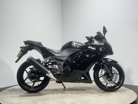 Kawasaki Ninja EX 250 2012 ONLY 9K NEW MOT 33BHP A2 READY 250CC SPORTS BIKE