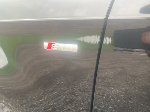 Audi A3 TDI S LINE BLACK EDITION 6