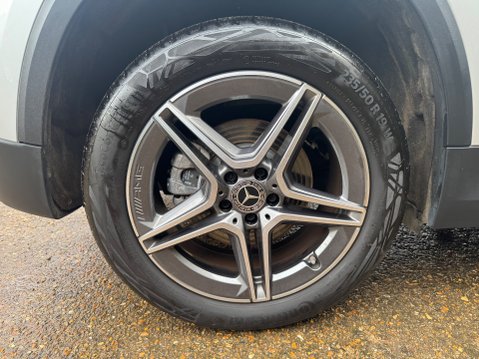 Mercedes-Benz GLA Class GLA 250 E EXCLUSIVE EDITION 34