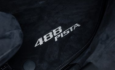 Ferrari 488 Pista 31