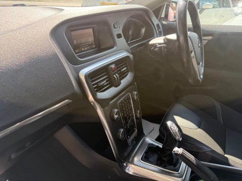 Volvo V40 1.6 T3 SE Euro 5 (s/s) 5dr 16
