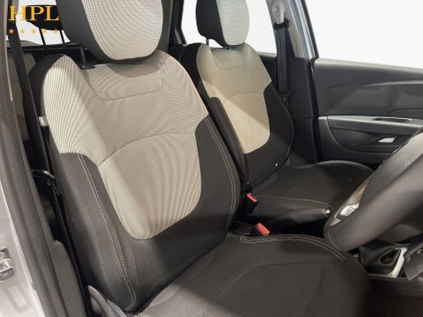 Renault Captur 1.5 dCi ENERGY Iconic SUV 5dr Diesel Manual Euro 6 (s/s) (90 ps) 11