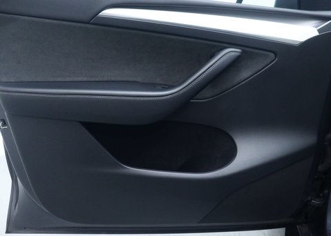 Tesla Model Y (Dual Motor) Long Range SUV 5dr Electric Auto 4WDE (384 bhp) 44