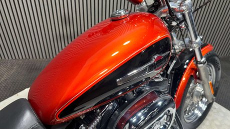 Harley-Davidson Sportster 1200 XL1200C 2011 ONLY 7K NEW MOT CUSTOM CRUISER BIKE 19