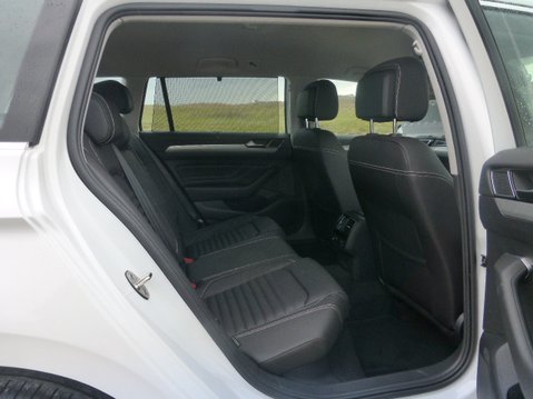 Volkswagen Passat 9