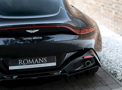 Aston Martin V8 Vantage 25