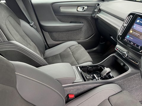 Volvo XC40 B4 PLUS 19