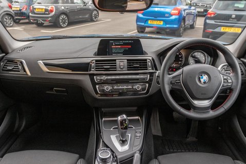 BMW 1 Series 118I SPORT 3