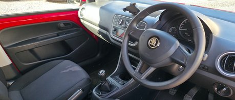 Skoda Citigo 1.0 SE MPI.. 5 SERVICES.. STUNNING EXAMPLE! 64 MPG! LOW INSURANCE! 1