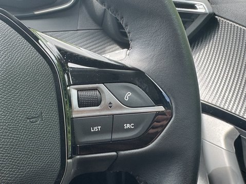 Peugeot 2008 50kWh Allure SUV 5dr Electric Auto (136 ps) 14