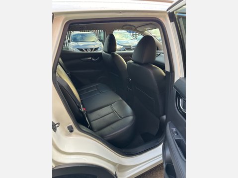 Nissan Qashqai 1.5 dCi Tekna 2WD Euro 5 (s/s) 5dr 5