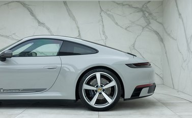 Porsche 911 Carrera T (992) 36