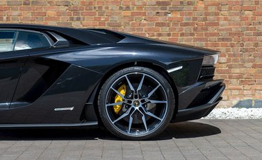 Lamborghini Aventador S LP740-4 31