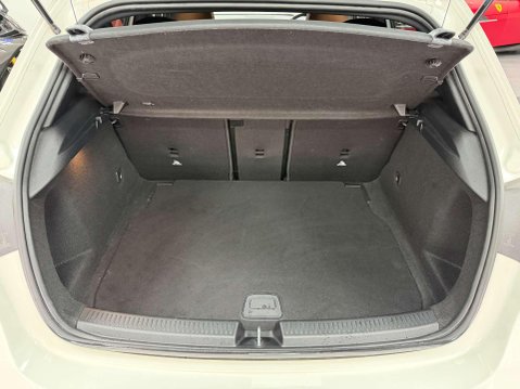 Mercedes-Benz A Class 2.0 A35 AMG (Premium) Hatchback 5dr Petrol SpdS DCT 4MATIC Euro 6 (s/s) (30 32