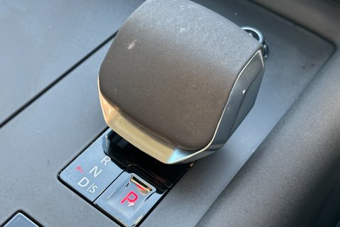 Land Rover Discovery D300 HSE Mhev Panel Van - Full LR Service History 37