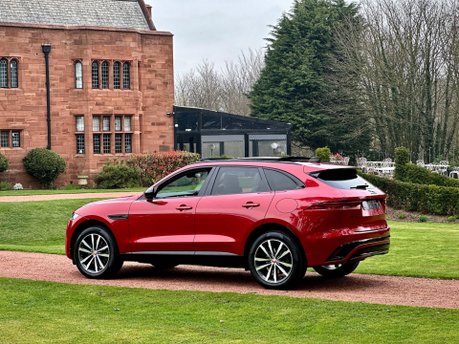 Jaguar F-Pace R-DYNAMIC BLACK 30