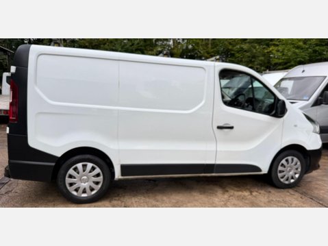 Renault Trafic 1.6 dCi ENERGY 27 Business Panel Van 5dr Diesel Manual SWB Standard Roof Eu 8