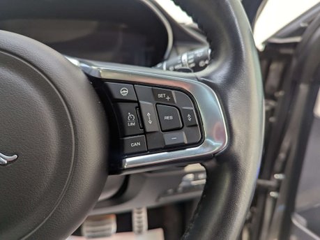 Jaguar E-Pace 2.0 E-PACE R-Dynamic HSE i AWD Auto 4WD 5dr 77