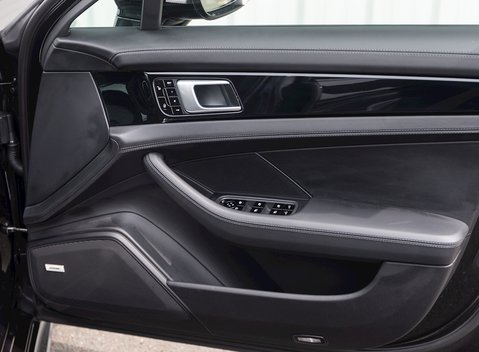 Porsche Panamera Turbo Sport Turismo 23