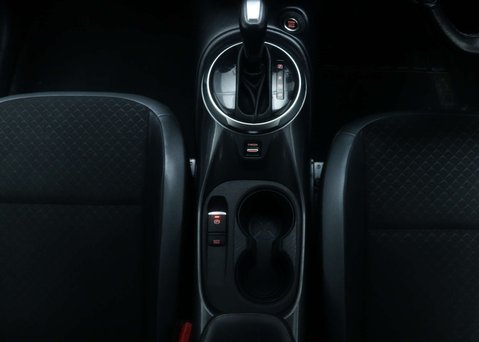 Nissan Juke 1.0 Juke N-Connecta DiG-T Semi-Auto 5dr 21