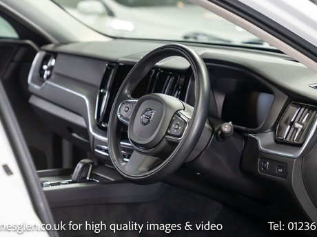 Volvo XC60 2.0 XC60 Momentum B4 MHEV AWD Auto 4WD 5dr 13