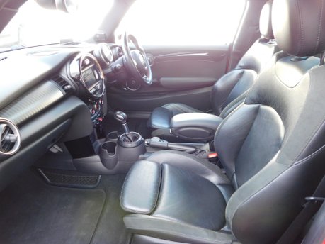 Mini Hatch COOPER S AUTOMATIC 3dr 30