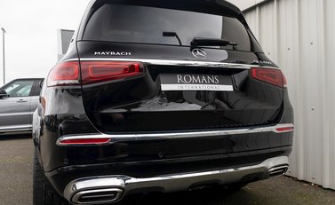 Mercedes-Benz GLS 600 First Class 29