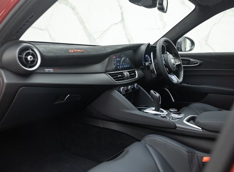 Alfa Romeo Giulia GTAm 18