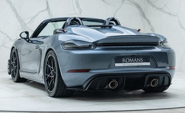 Porsche 718 SPYDER RS PDK 10