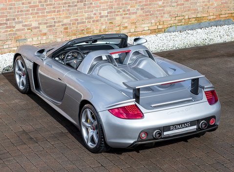 Porsche Carrera GT 11